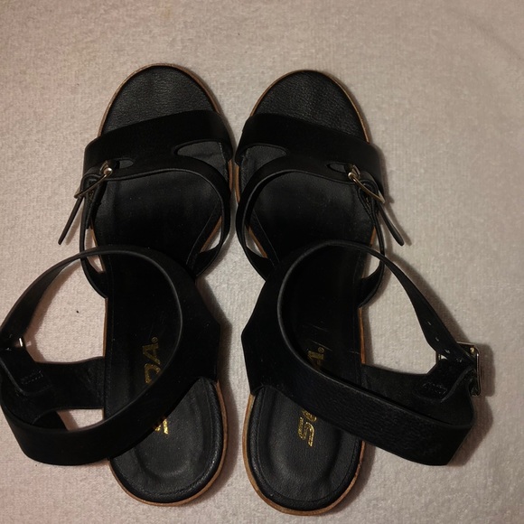 Shoes 👠 - Picture 2 of 5